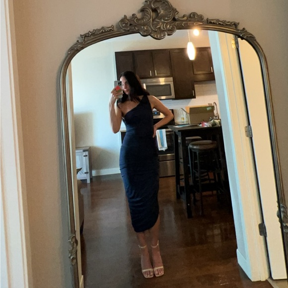 Aritzia Dress, Ten by Babaton
VERTIGO MIDI DRESS, navy - Picture 3 of 5